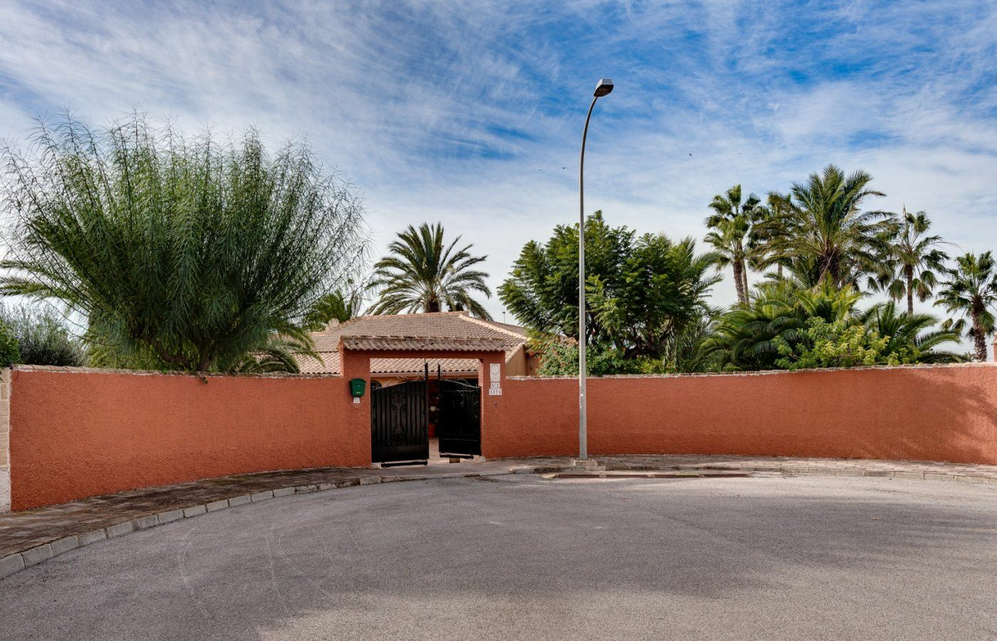 5-bedroom Villa In Torrevieja, Spain (568 M²)