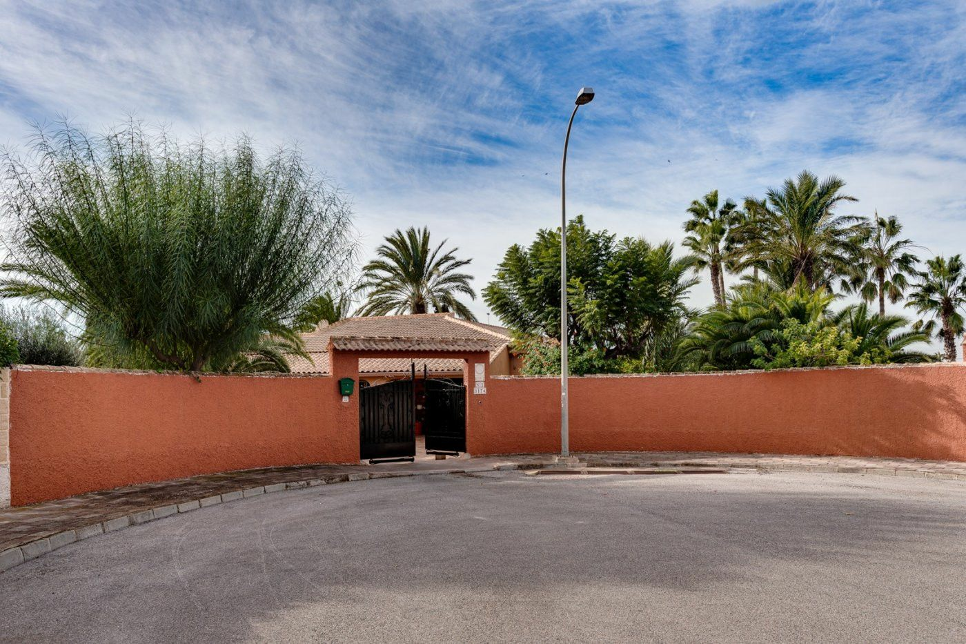 5-bedroom Villa In Torrevieja, Spain (568 M²)