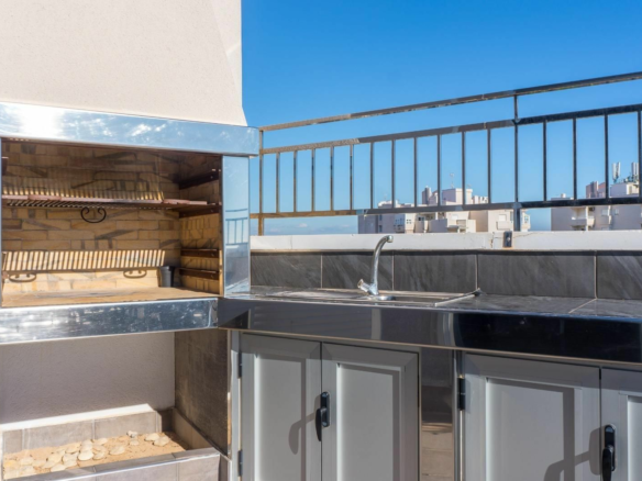 3-bedroom Apartment In Torrevieja, Spain (205 M²)