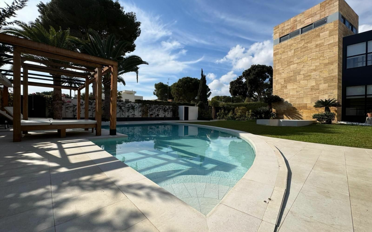 7-bedroom Villa In Orihuela Costa, Spain (1.059 M²)
