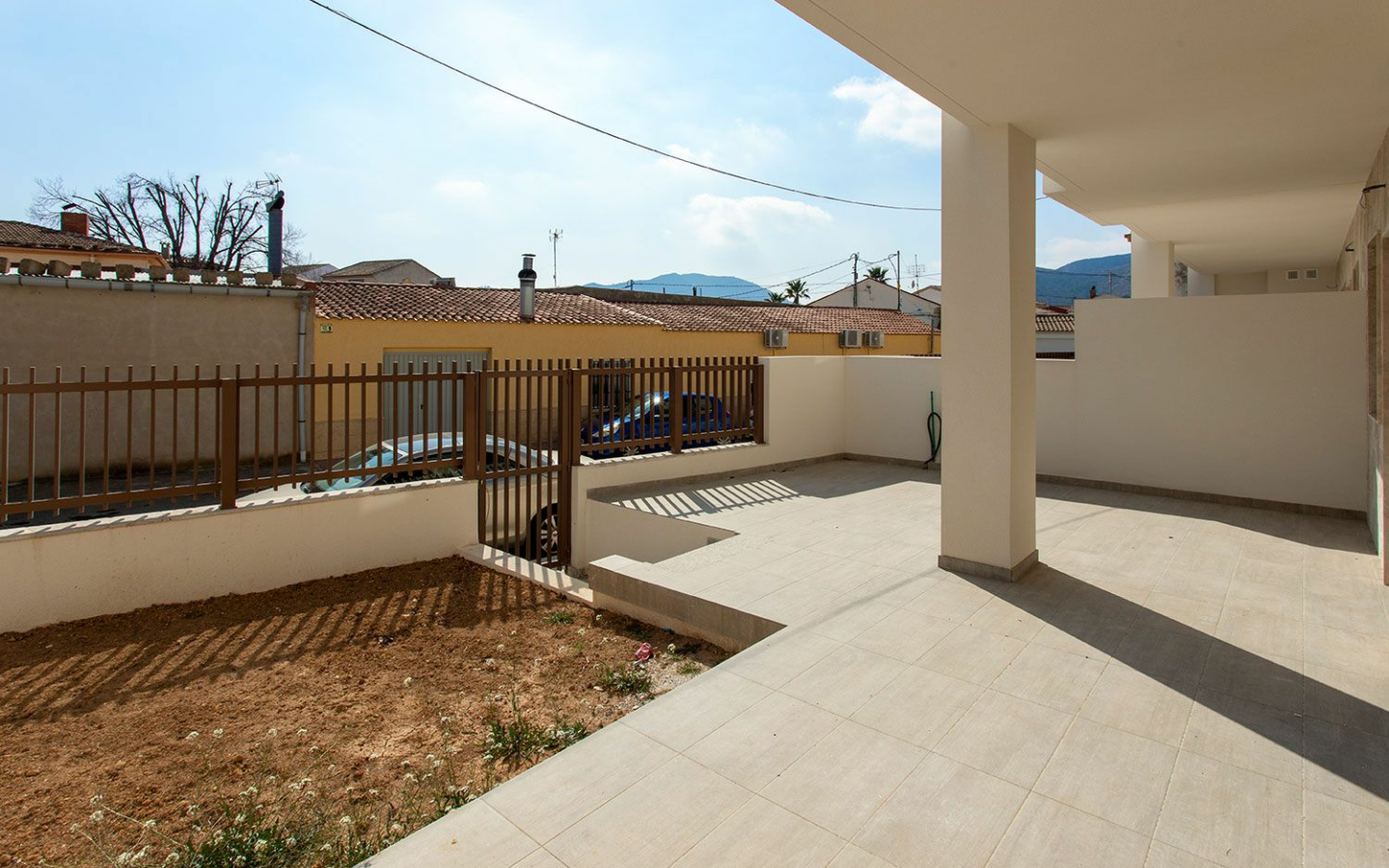 3-bedroom Country Land In Hondon De Las Nieves, Spain (120 M²)