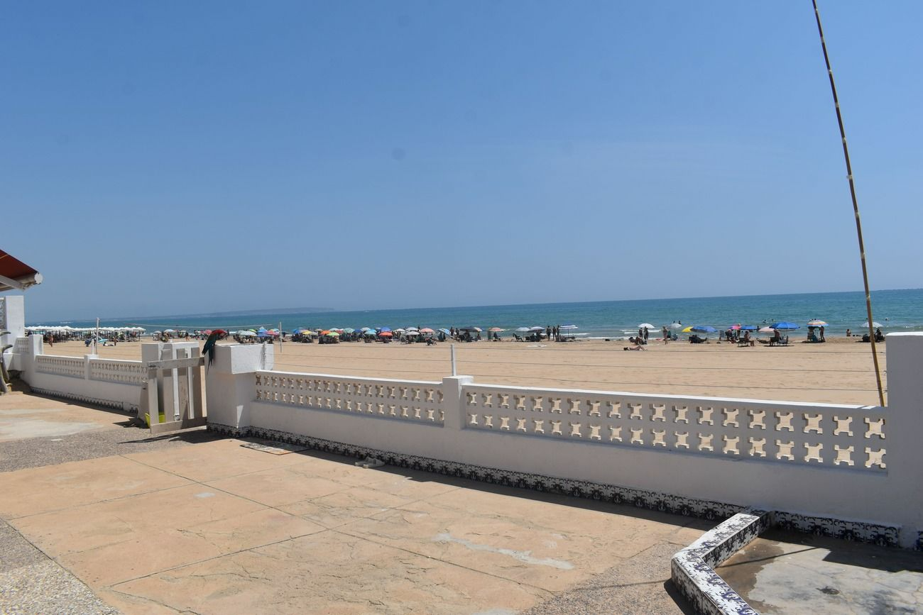 6-bedroom Villa In Guardamar Del Segura, Spain (199 M²)