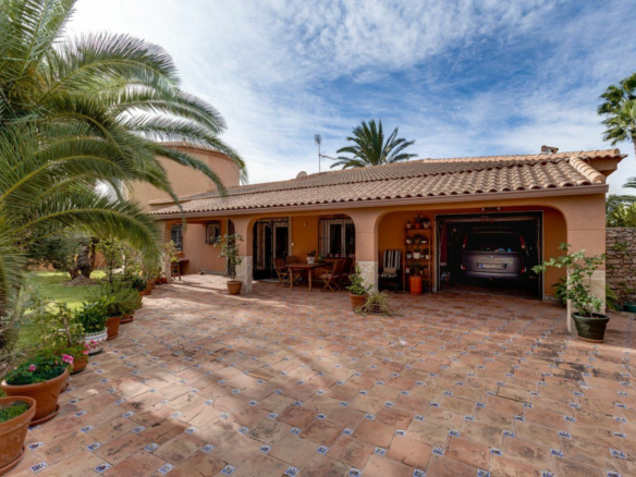 5-bedroom Villa In Torrevieja, Spain (568 M²)