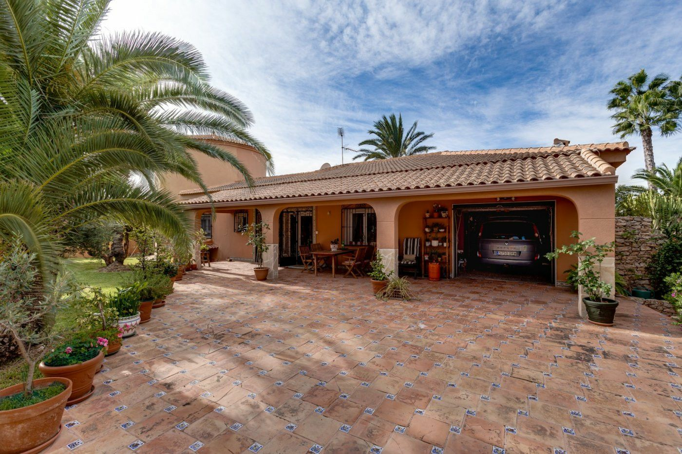 5-bedroom Villa In Torrevieja, Spain (568 M²)