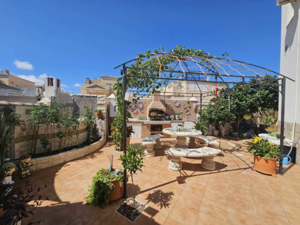 3-bedroom Villa In Torrevieja, Spain (74 M²)