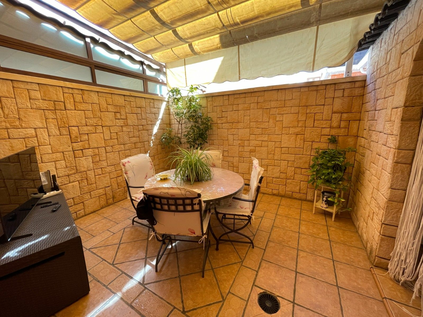4-bedroom House In Elche, Spain (150 M²)