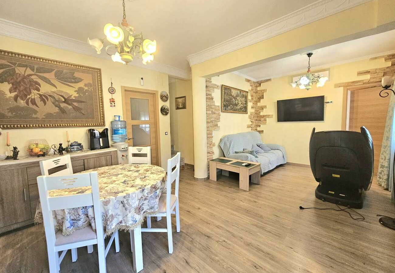 3-bedroom Villa In Torrevieja, Spain (74 M²)