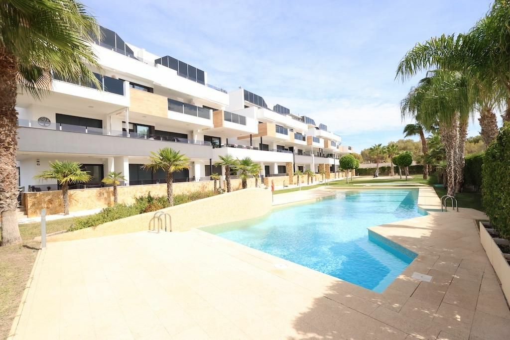 2-bedroom Apartment In Orihuela Costa, Spain (113 M²)