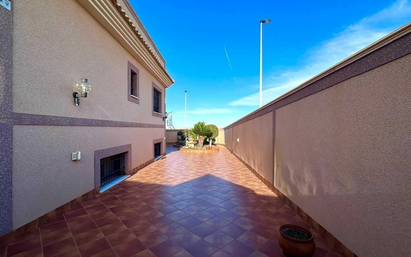 4-bedroom House In Torrevieja, Spain (260 M²)