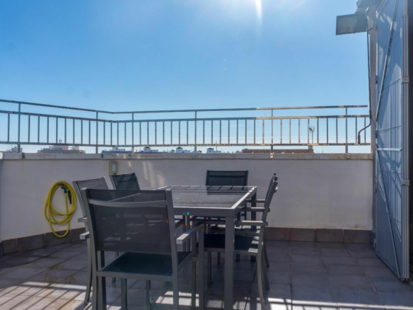 3-bedroom Apartment In Torrevieja, Spain (205 M²)