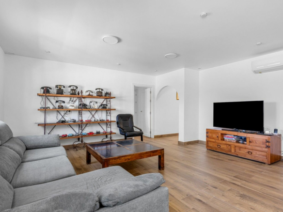 6-bedroom Villa In Los Montesinos, Spain (340 M²)