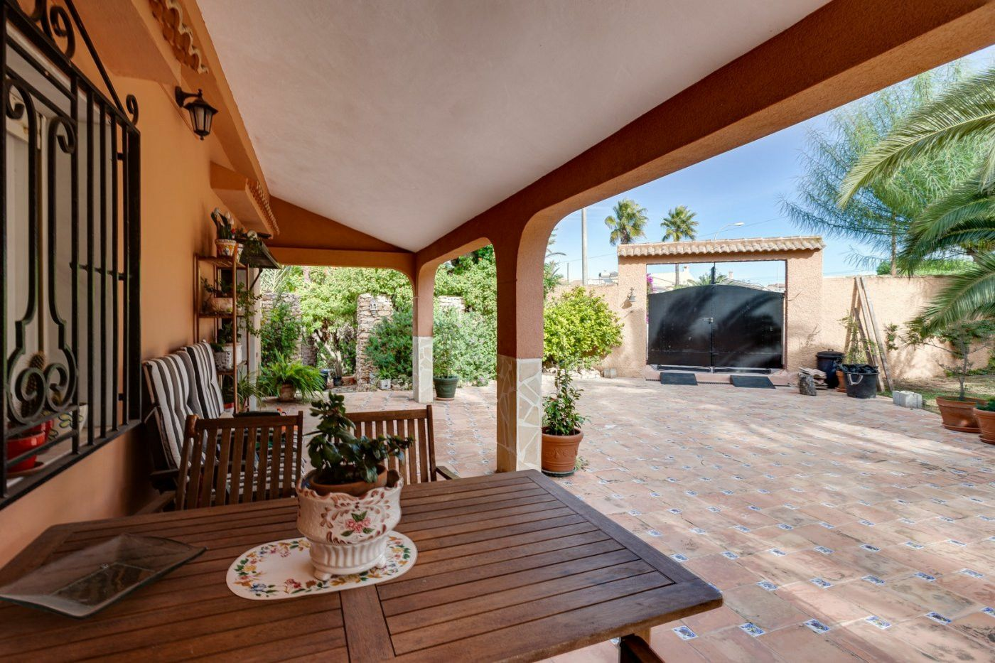 5-bedroom Villa In Torrevieja, Spain (568 M²)