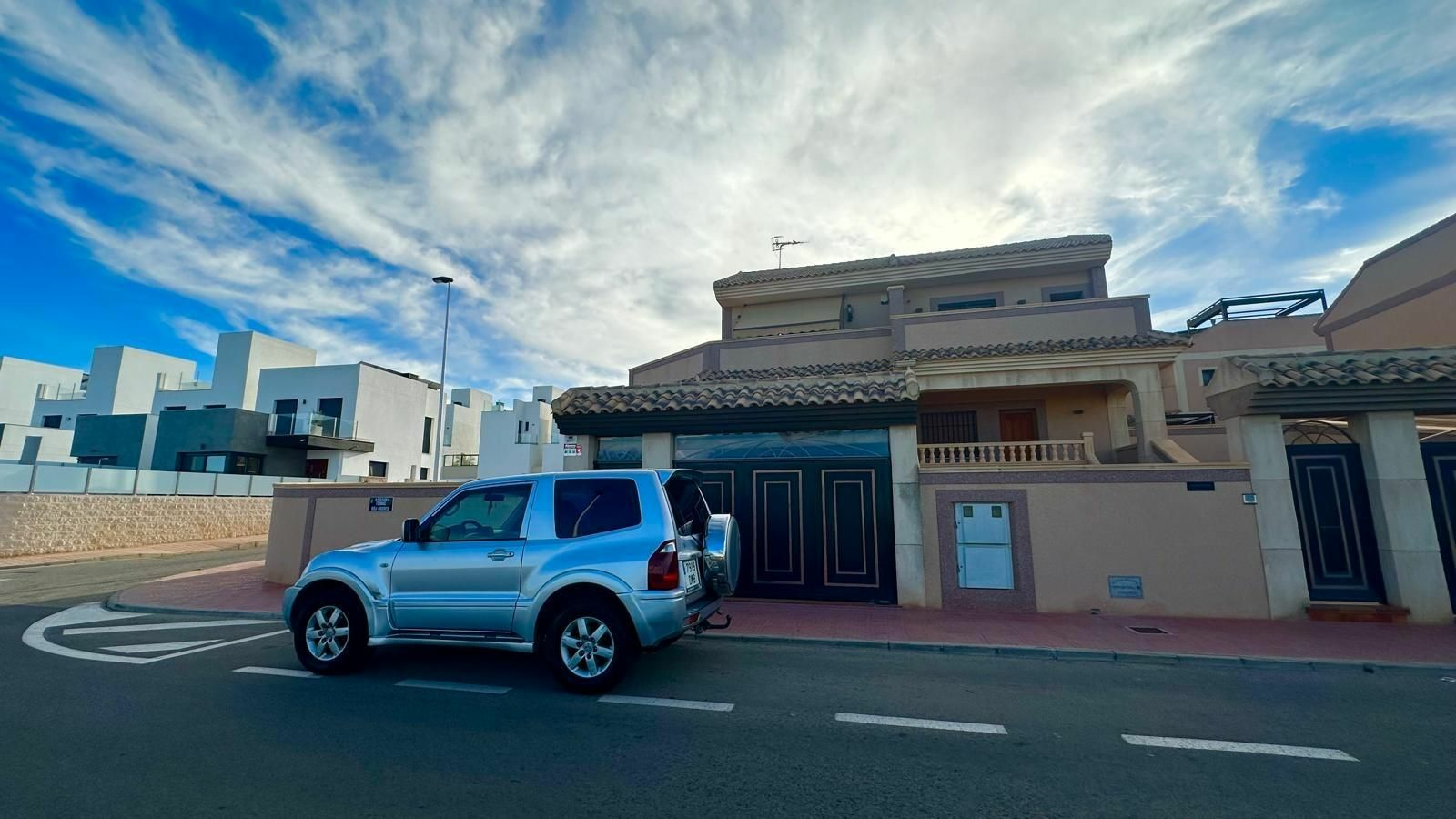 4-bedroom House In Torrevieja, Spain (260 M²)
