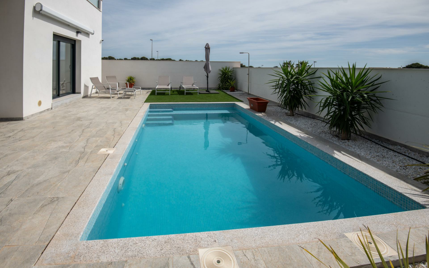 2-bedroom Villa In Pilar De La Horadada, Spain (108 M²)