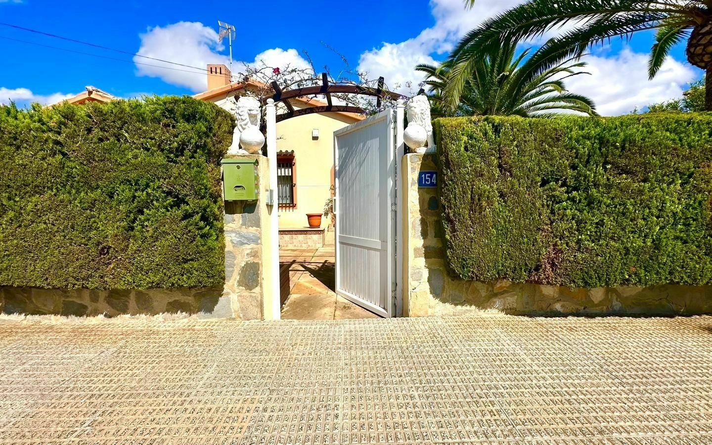 3-bedroom Villa In Cabo Roig, Spain (141 M²)