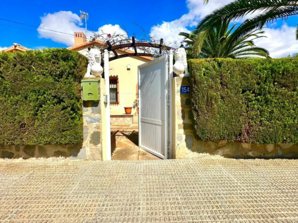 3-bedroom Villa In Cabo Roig, Spain (141 M²)