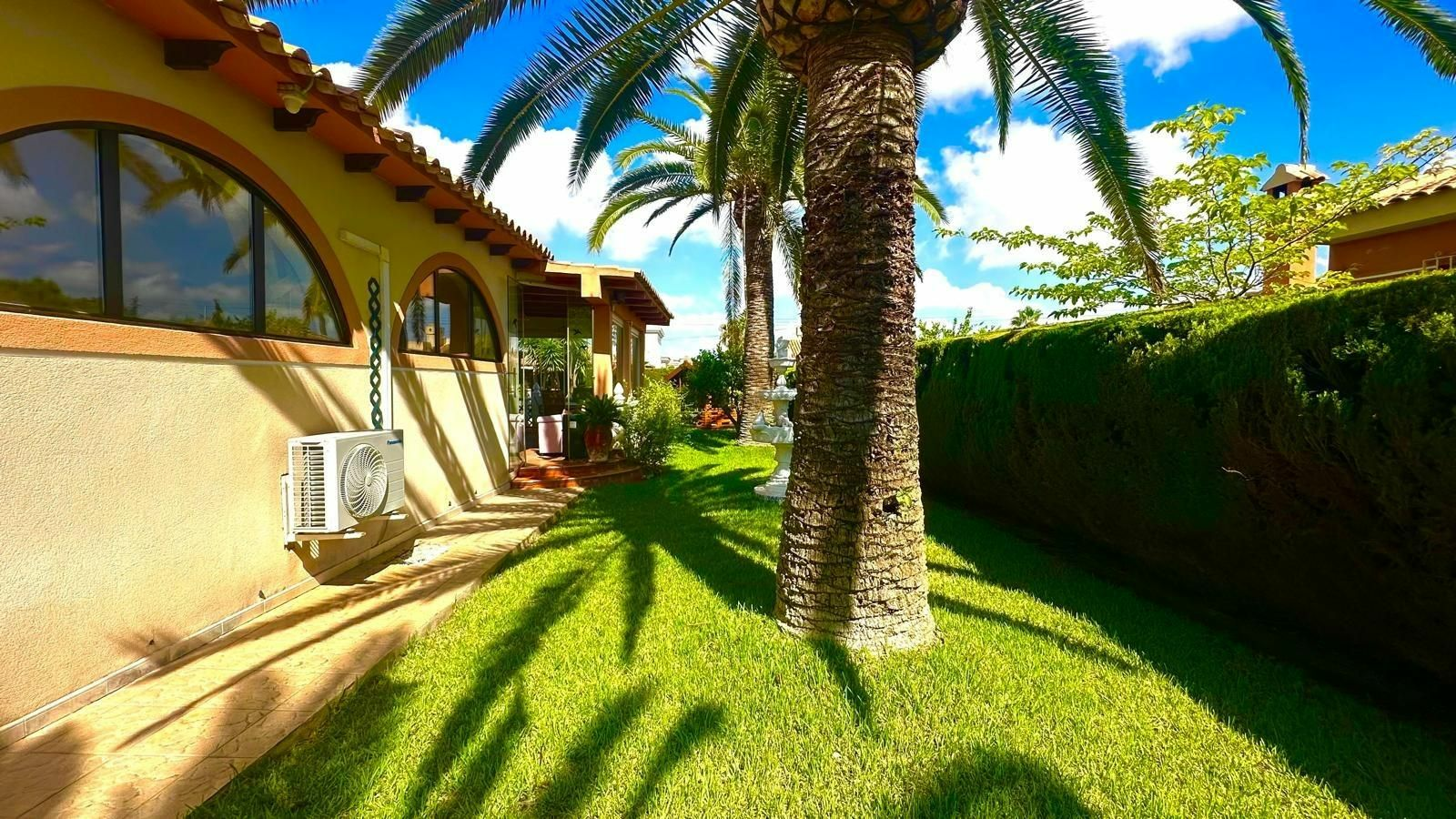 3-bedroom Villa In Cabo Roig, Spain (141 M²)