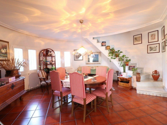 5-bedroom Villa In Torrevieja, Spain (380 M²)