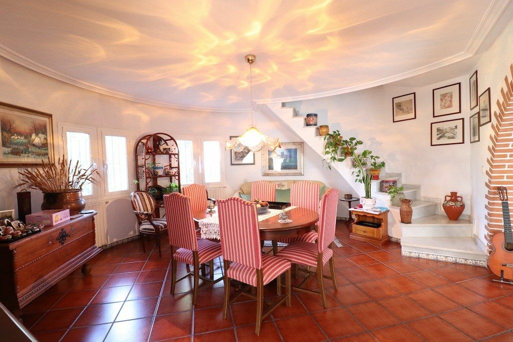 5-bedroom Villa In Torrevieja, Spain (380 M²)