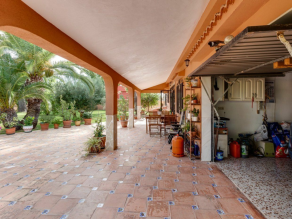 5-bedroom Villa In Torrevieja, Spain (568 M²)