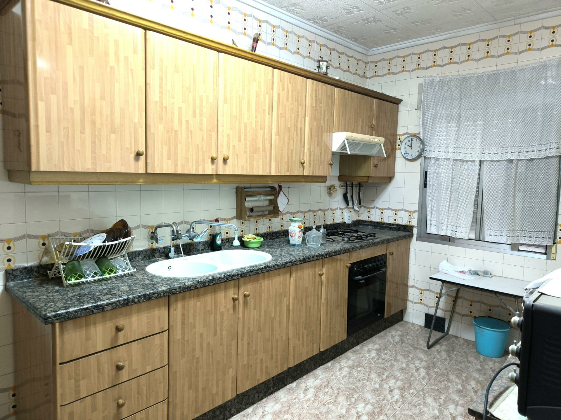 2-7-8d65f5 Village House In Algueña
