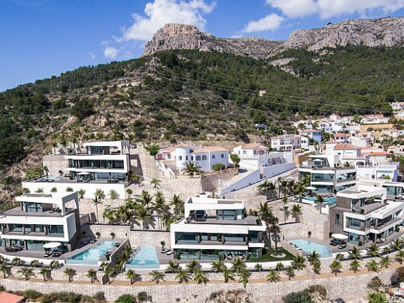 4-bedroom Villa In Calpe, Spain (410 M²)