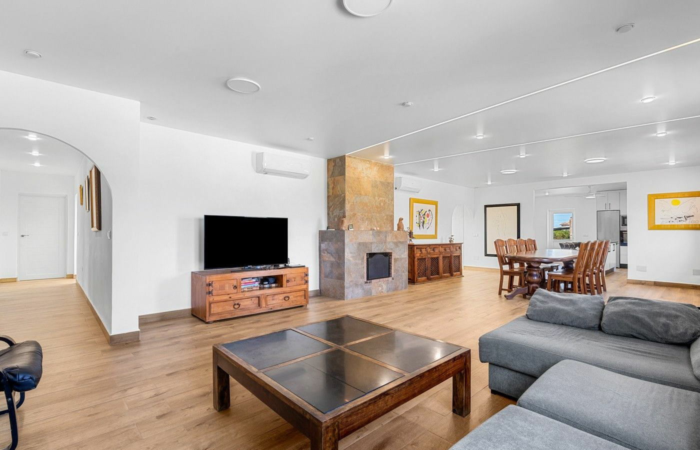 6-bedroom Villa In Los Montesinos, Spain (340 M²)
