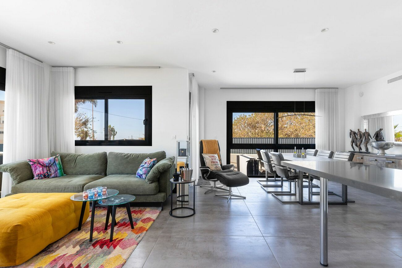 4-bedroom Villa In Torrevieja, Spain