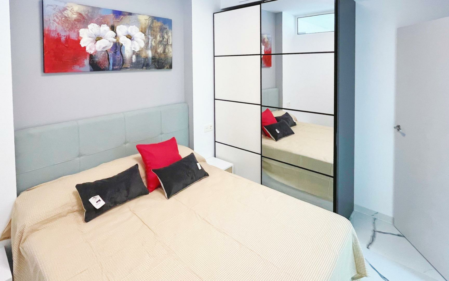 2-bedroom Apartment In Torrevieja, Spain (90 M²)