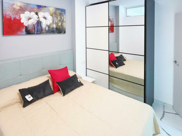 2-bedroom Apartment In Torrevieja, Spain (90 M²)