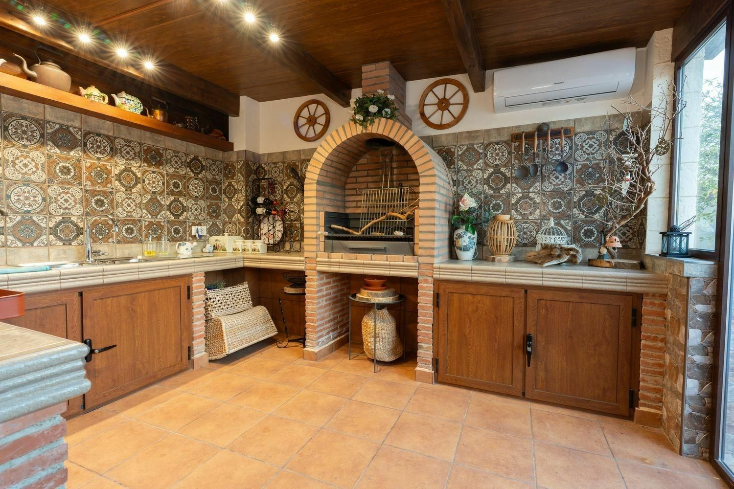 7-bedroom Villa In Torrevieja, Spain (312 M²)