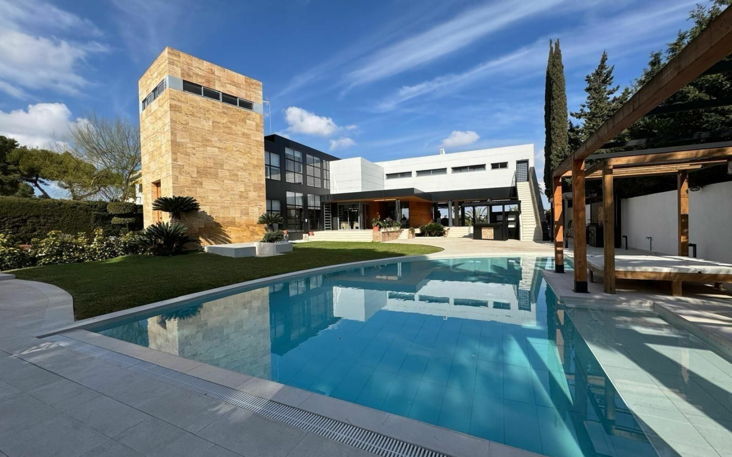 7-bedroom Villa In Orihuela Costa, Spain (1.059 M²)