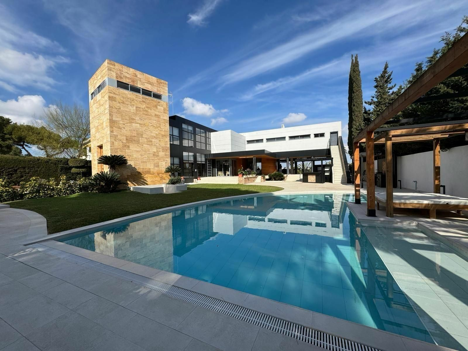 7-bedroom Villa In Orihuela Costa, Spain (1.059 M²)