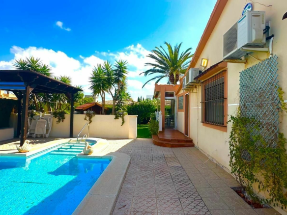 3-bedroom Villa In Cabo Roig, Spain (141 M²)