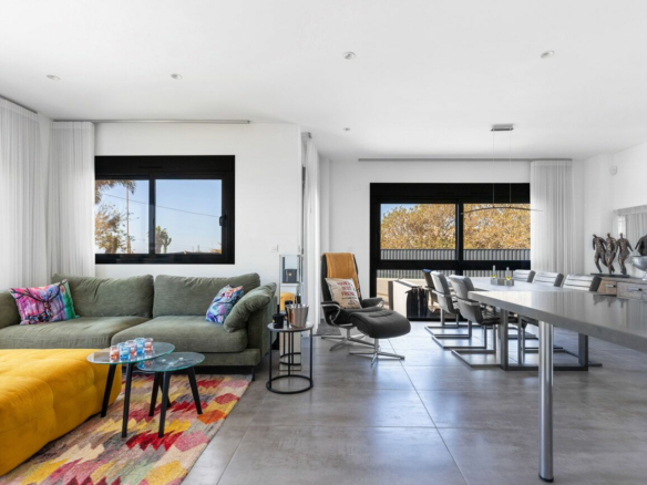 4-bedroom Villa In Torrevieja, Spain