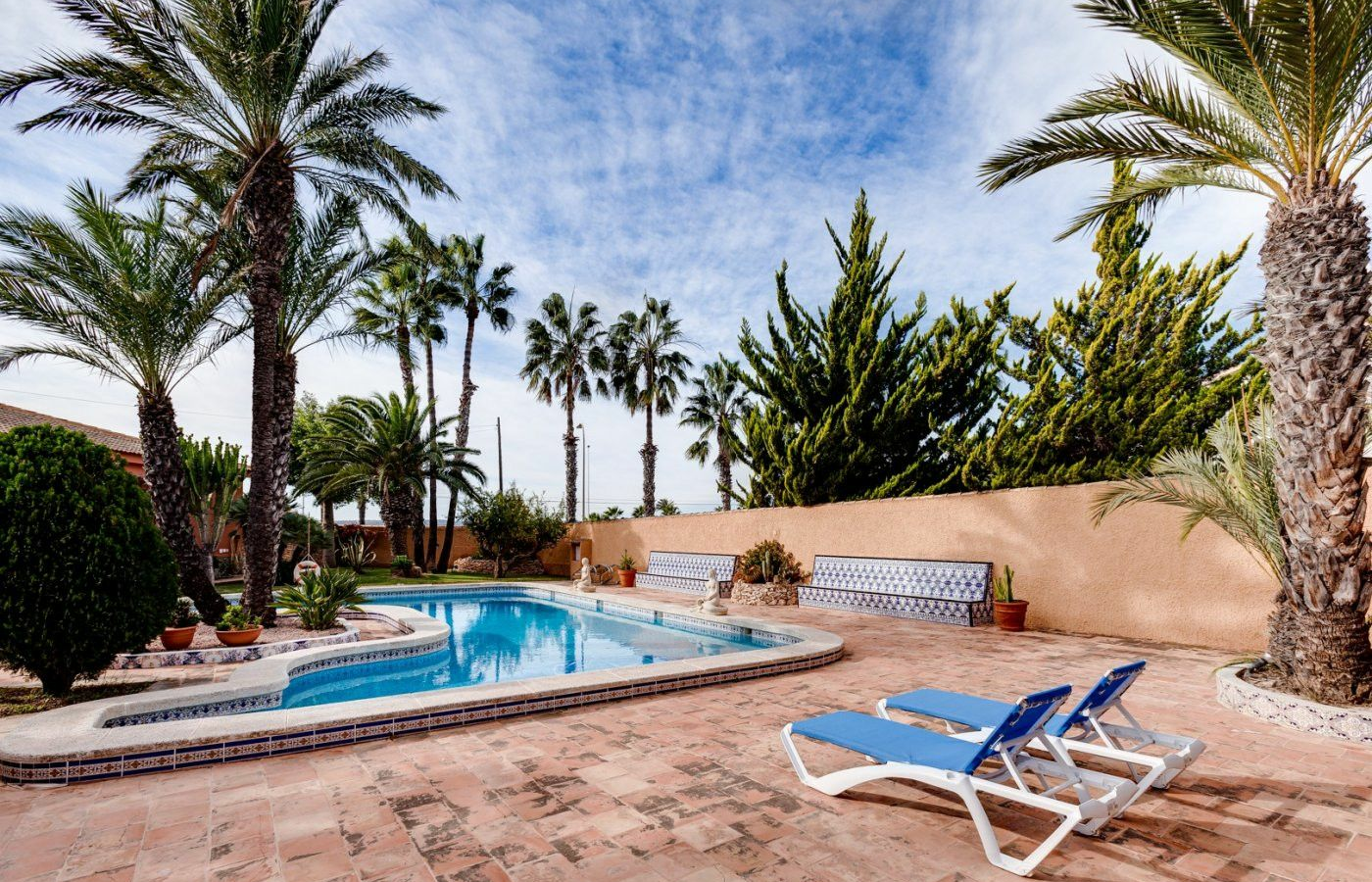5-bedroom Villa In Torrevieja, Spain (568 M²)