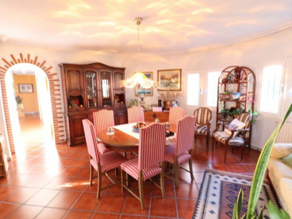 5-bedroom Villa In Torrevieja, Spain (380 M²)
