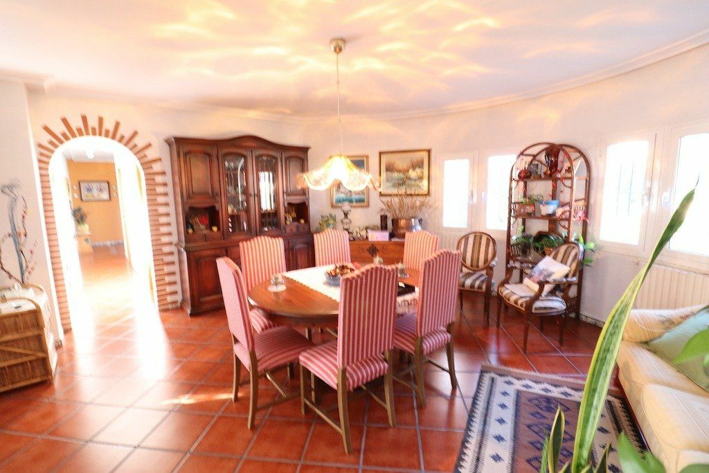 5-bedroom Villa In Torrevieja, Spain (380 M²)
