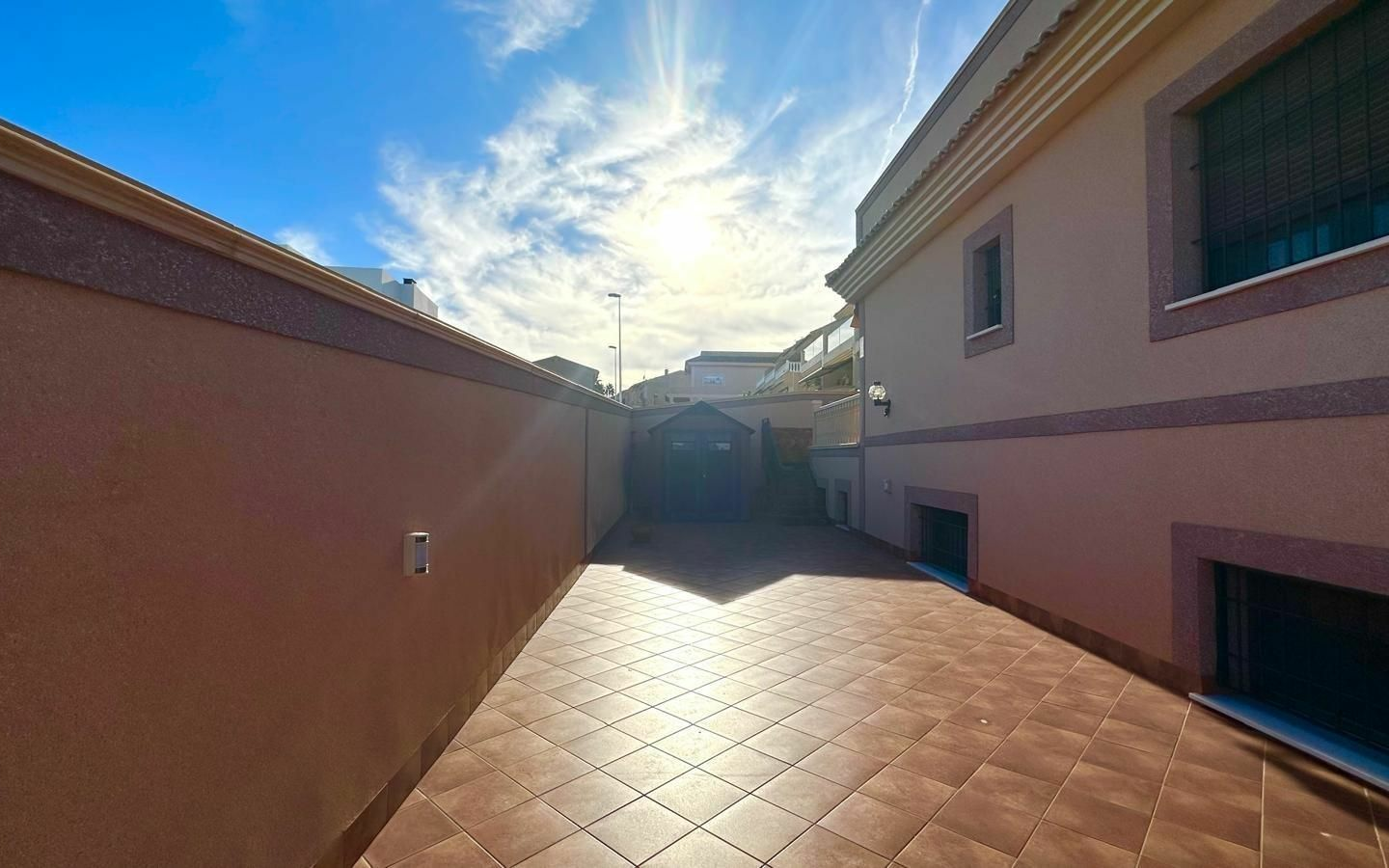 4-bedroom House In Torrevieja, Spain (260 M²)