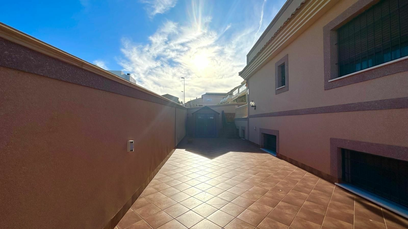 4-bedroom House In Torrevieja, Spain (260 M²)
