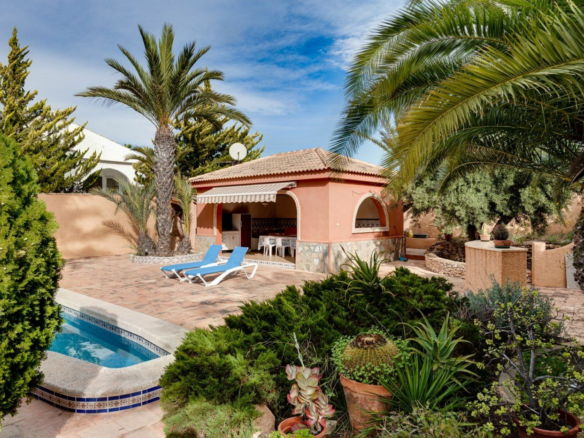 5-bedroom Villa In Torrevieja, Spain (568 M²)