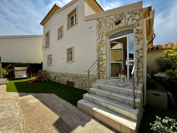 4-bedroom Villa In Orihuela Costa, Spain (137 M²)