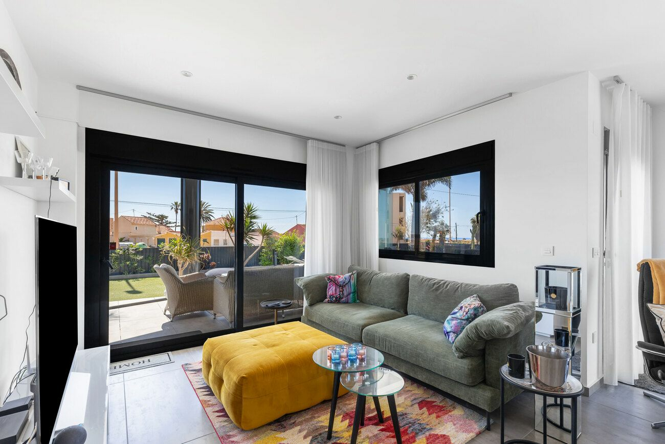 4-bedroom Villa In Torrevieja, Spain