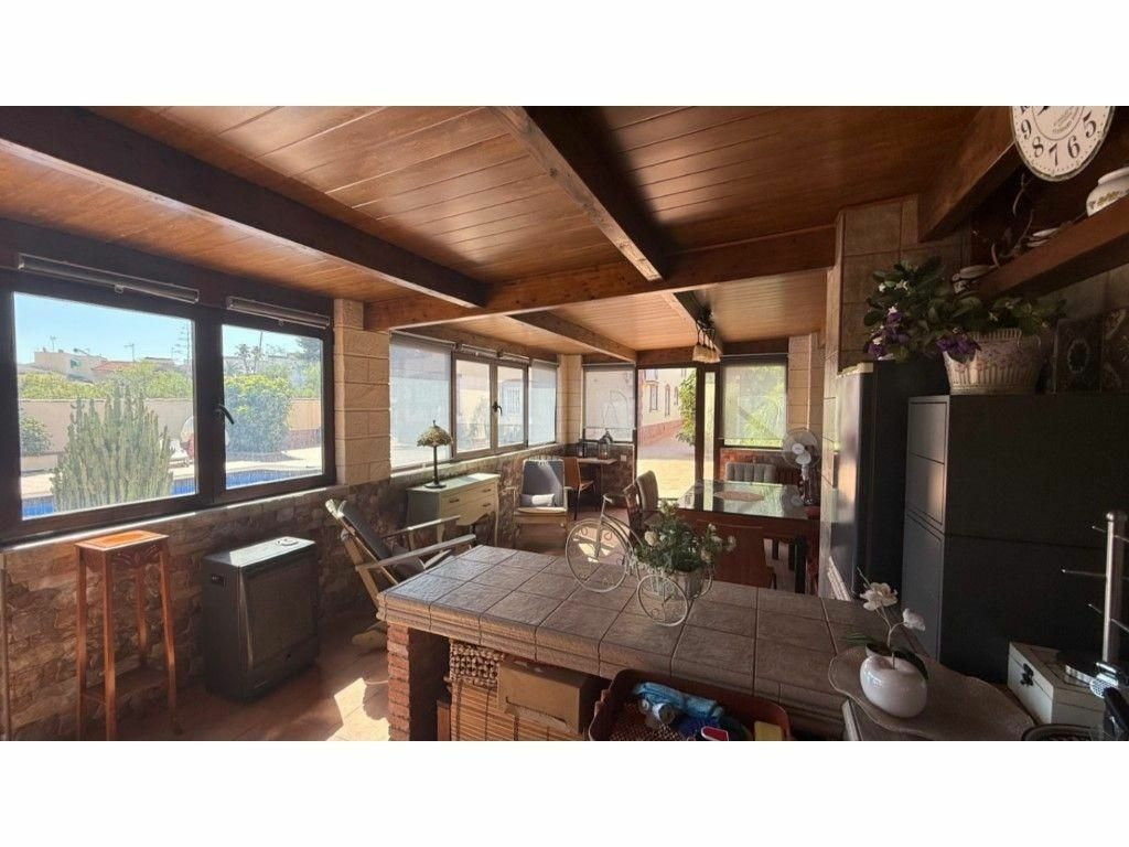 7-bedroom Villa In Torrevieja, Spain (312 M²)