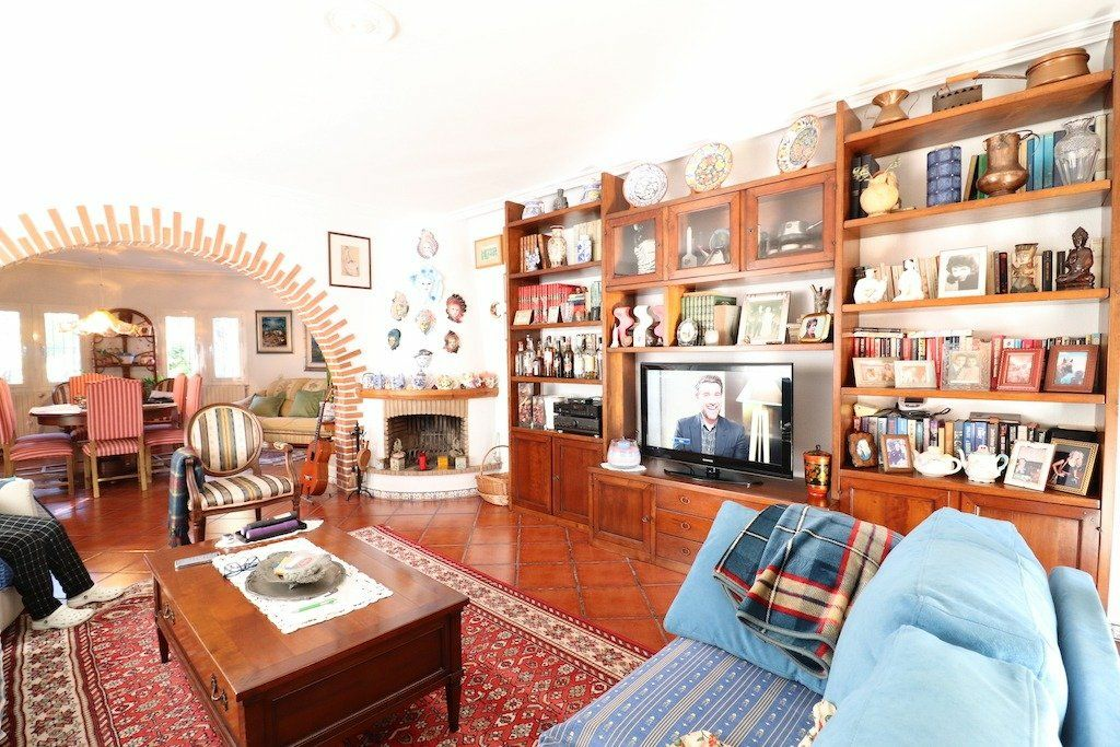 5-bedroom Villa In Torrevieja, Spain (380 M²)