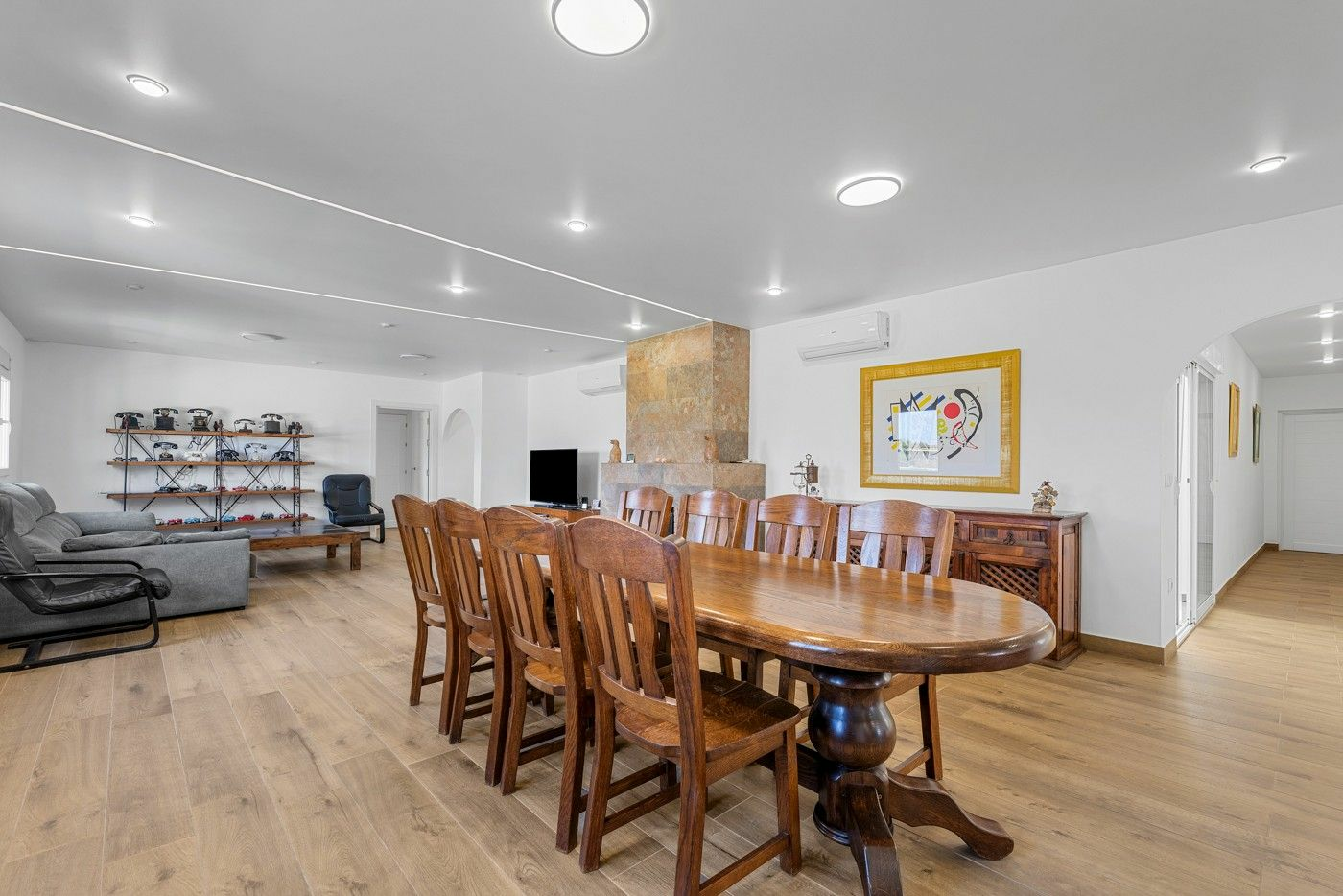 2-9-e9ec28 6-bedroom Villa In Los Montesinos, Spain (340 M²)