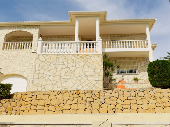 4-bedroom Villa In La Nucía, Spain (320 M²)