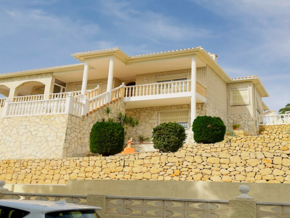 4-bedroom Villa In La Nucía, Spain (320 M²)