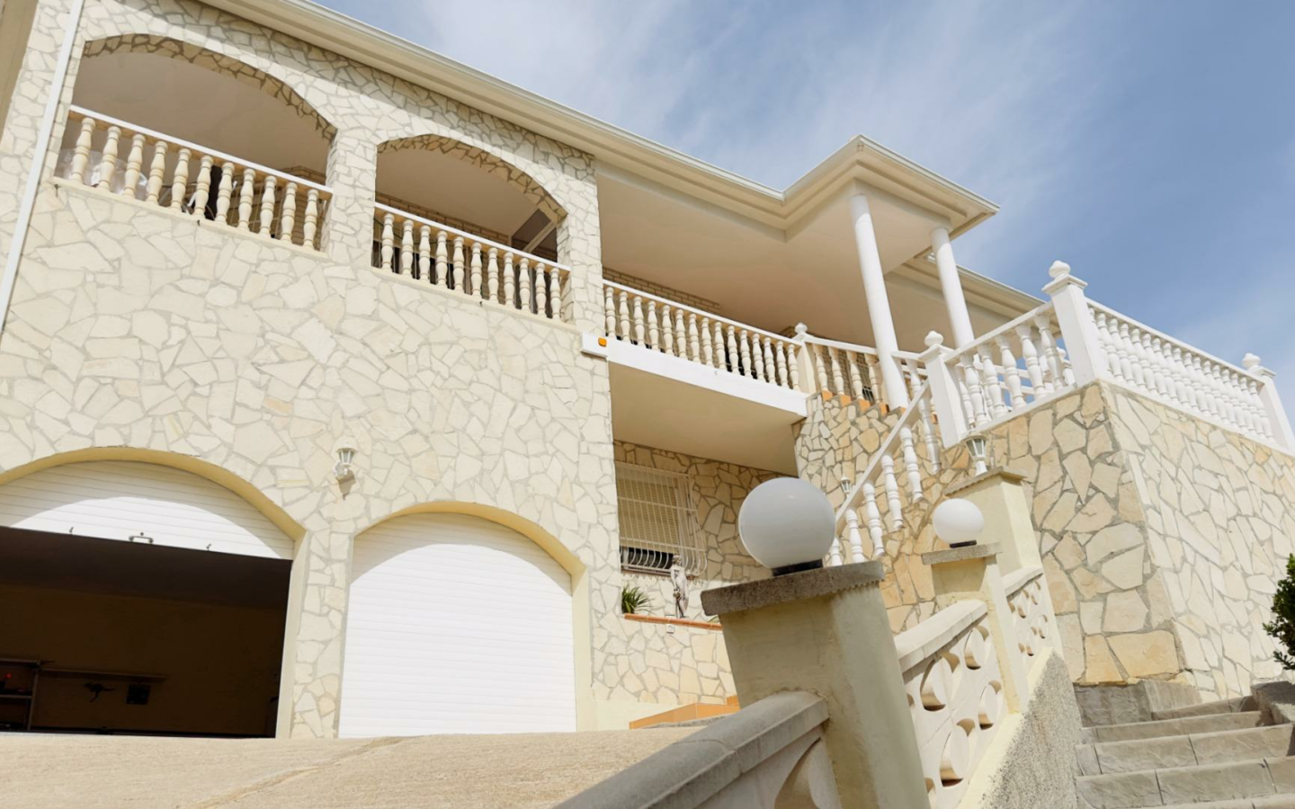 4-bedroom Villa In La Nucía, Spain (320 M²)