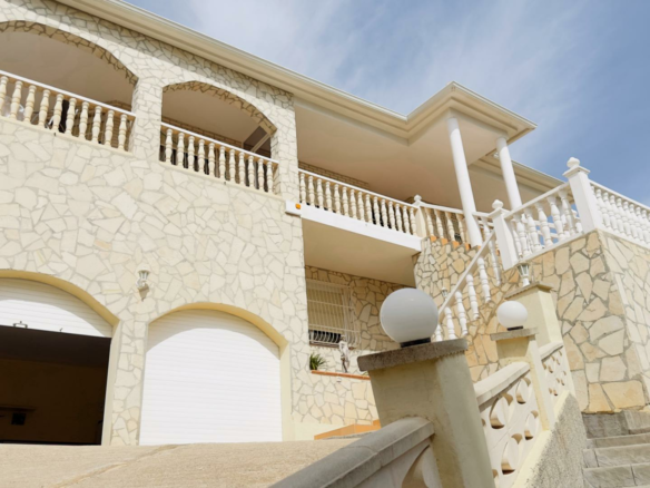 4-bedroom Villa In La Nucía, Spain (320 M²)